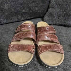 Clarks Laurieann Cove Sandals - Size 7- Brown Leather Adjustable Slides
